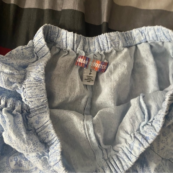 Urban Outfitters Flowy Shorts - Picture 2 of 3